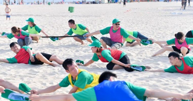 Tham gia trò chơi tập thể vui nhộn