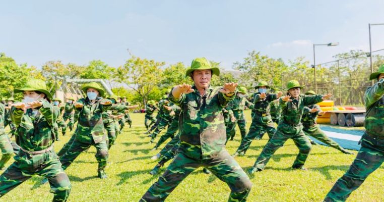 Tham gia trò chơi team building quân đội hấp dẫn