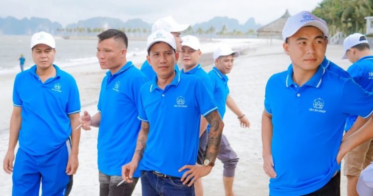 Thi thiết kế cờ đội