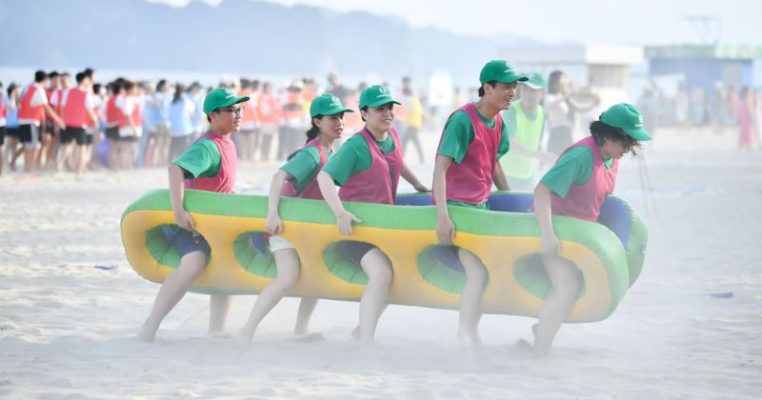 Trò chơi đua thuyền phao