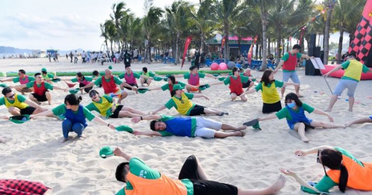 Làm theo hiệu lệnh