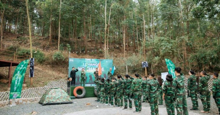 Di chuyển theo hiệu lệnh