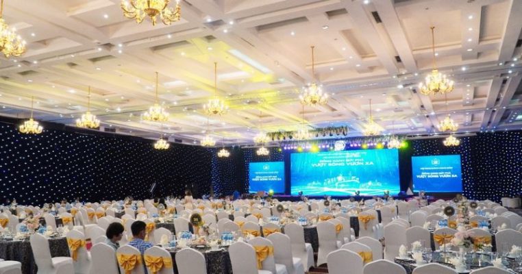 Tổ chức team building tại địa điểm phù hợp