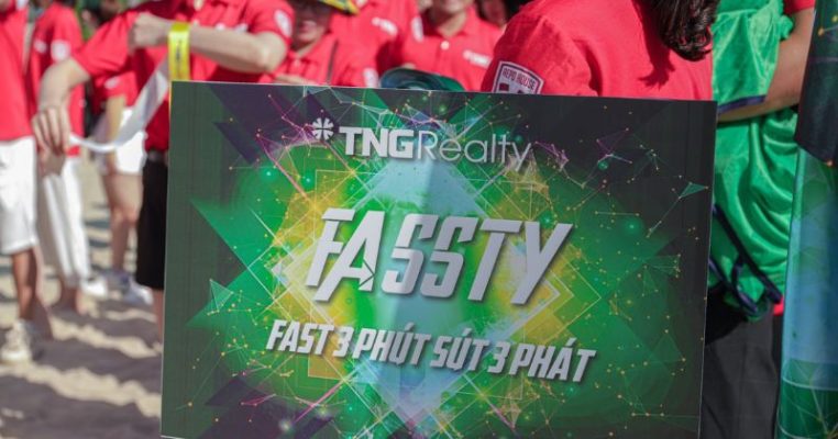 Slogan team building biển