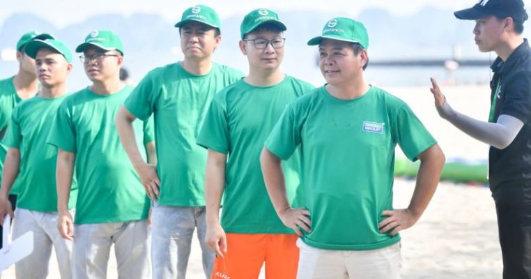 team building đóng vai trò quan trọng trong việc tạo sự gắn kết và xây dựng tinh thần đồng đội.