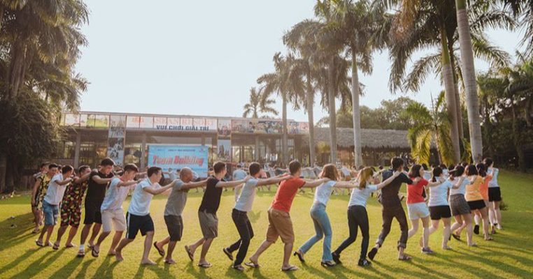 Tham gia trò chơi team building
