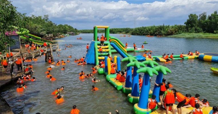 Team building dưới nước