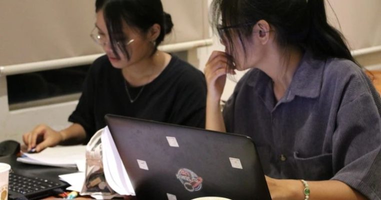 Tham gia trò chơi team building online