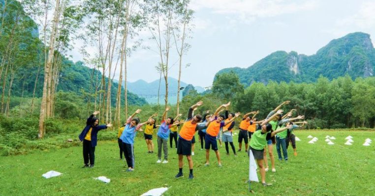 Tổ chức team building